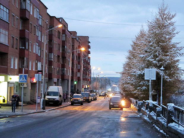 Погода в оленегорске мурманской. Улицы города Оленегорска Мурманской области. Улицы Мурманска Оленегорская улица. Оленегорск старый район. Оленегорск зимой 2020.