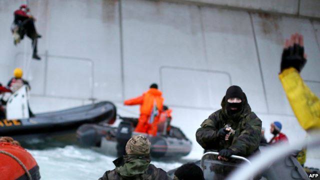 В Мурманске арестовали всех членов экипажа «Арктик Санрайз»